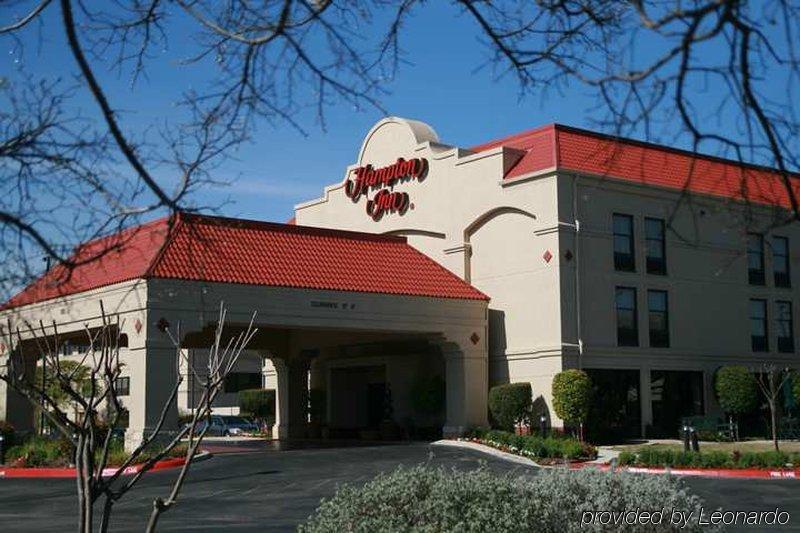 Hampton Inn San Antonio Stone Oak Exterior photo