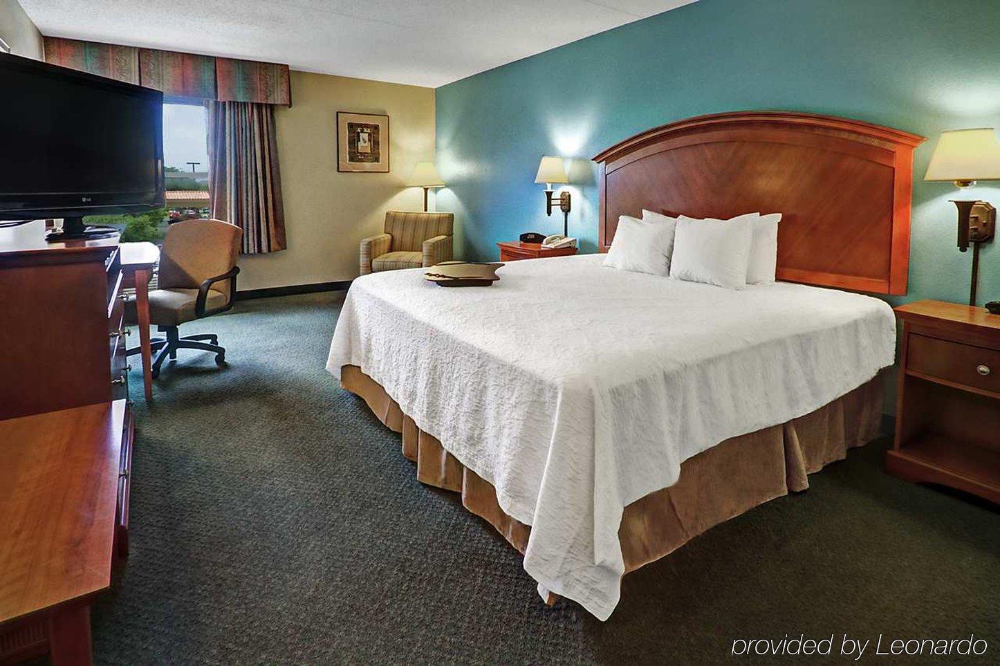 Hampton Inn San Antonio Stone Oak Exterior photo