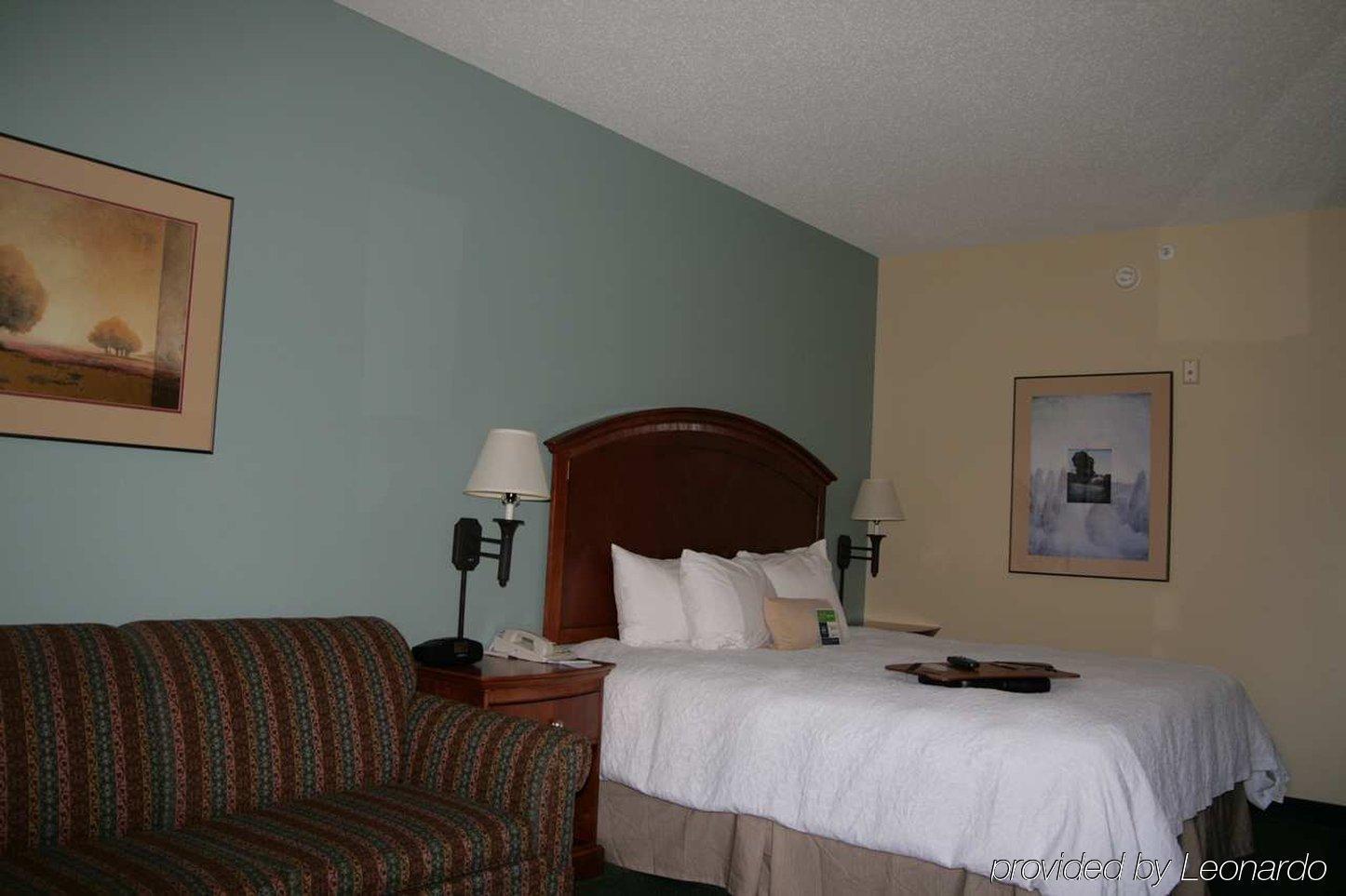 Hampton Inn San Antonio Stone Oak Room photo