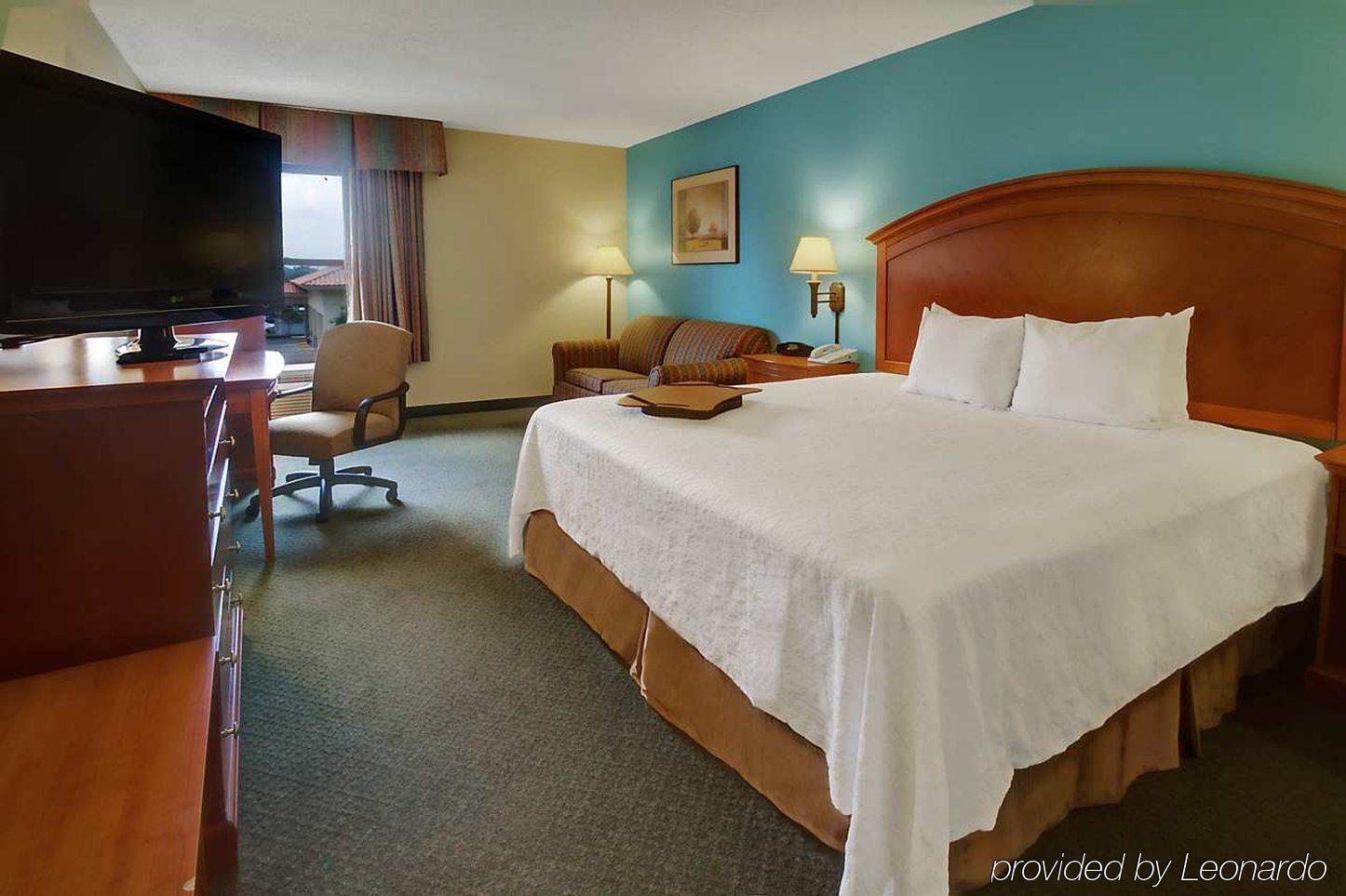 Hampton Inn San Antonio Stone Oak Exterior photo